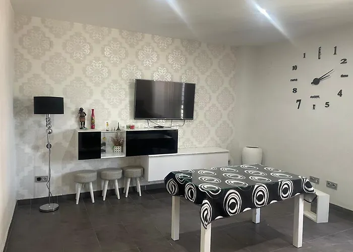 Comodo Apartamento A Pie De Carretera